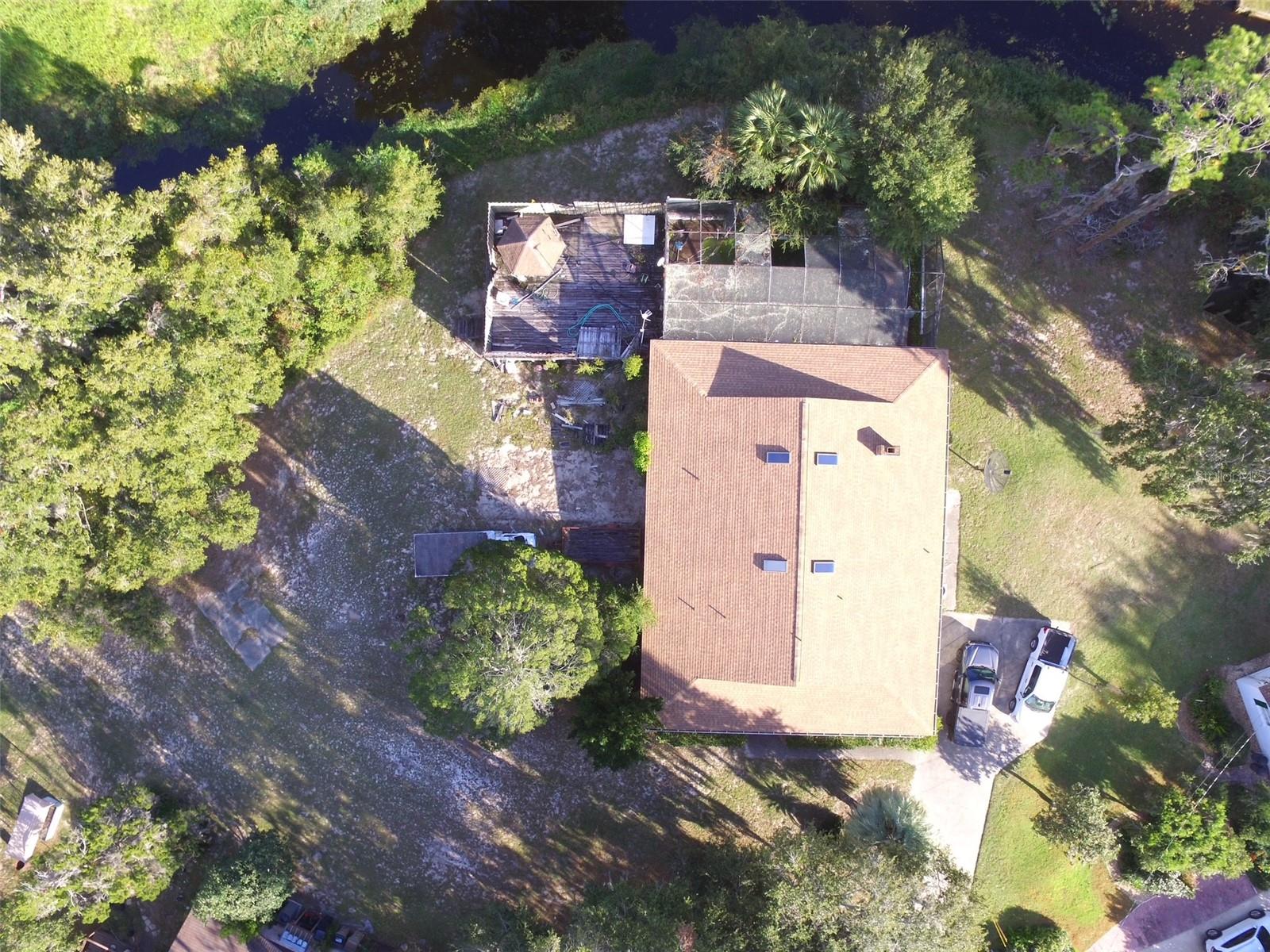 Listing photo 2 for 35412 Crescent Dr