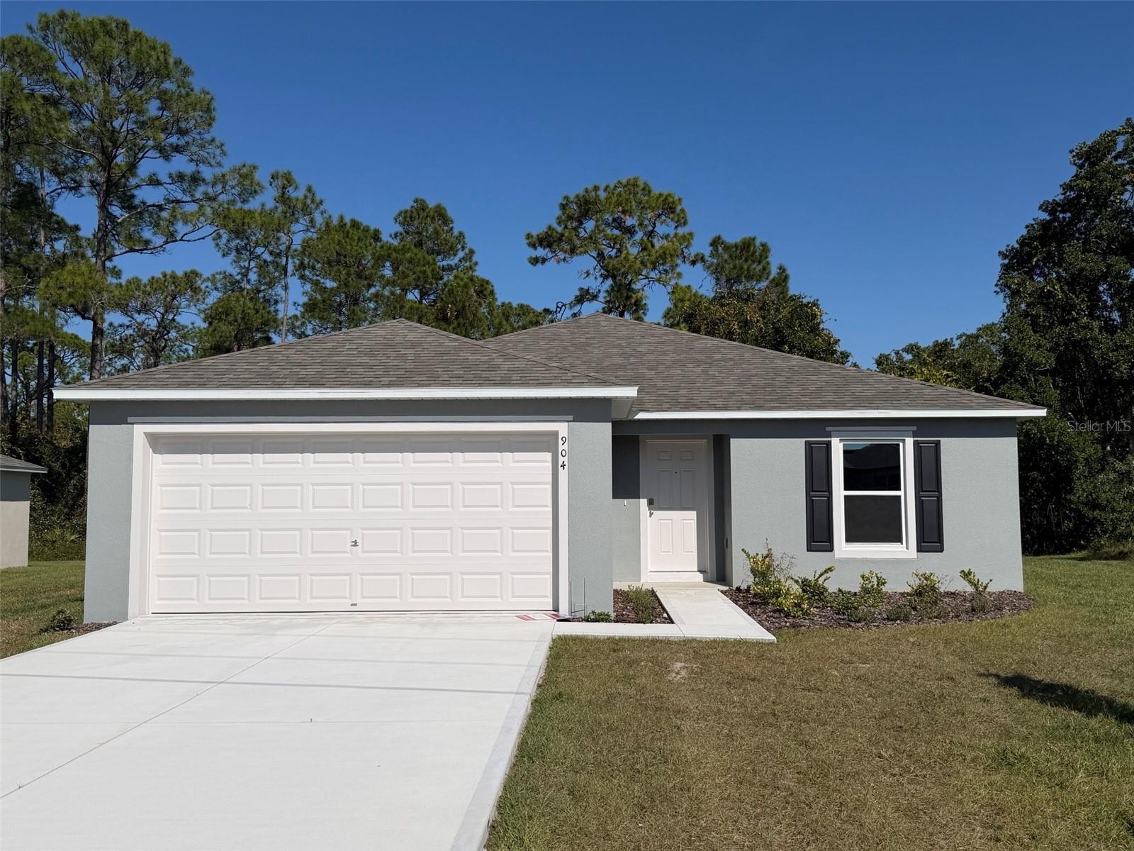 Listing photo 1 for 904 Hudson Valley Dr
