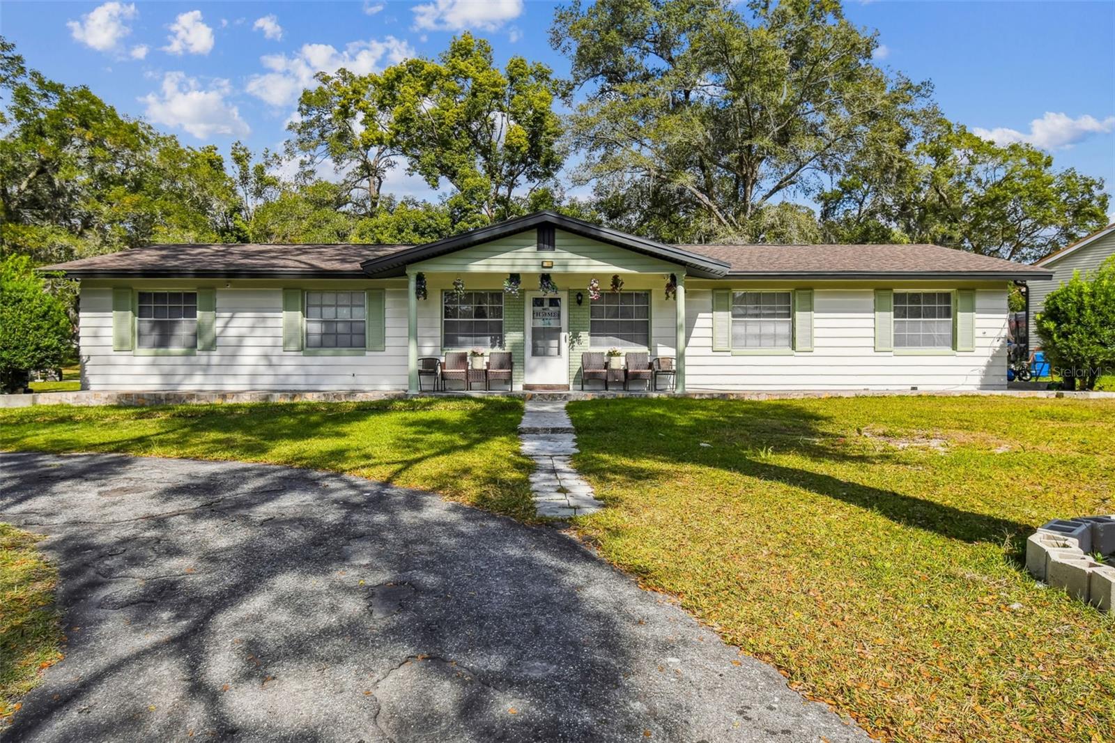 Listing photo 2 for 25309 Carnoustie Dr