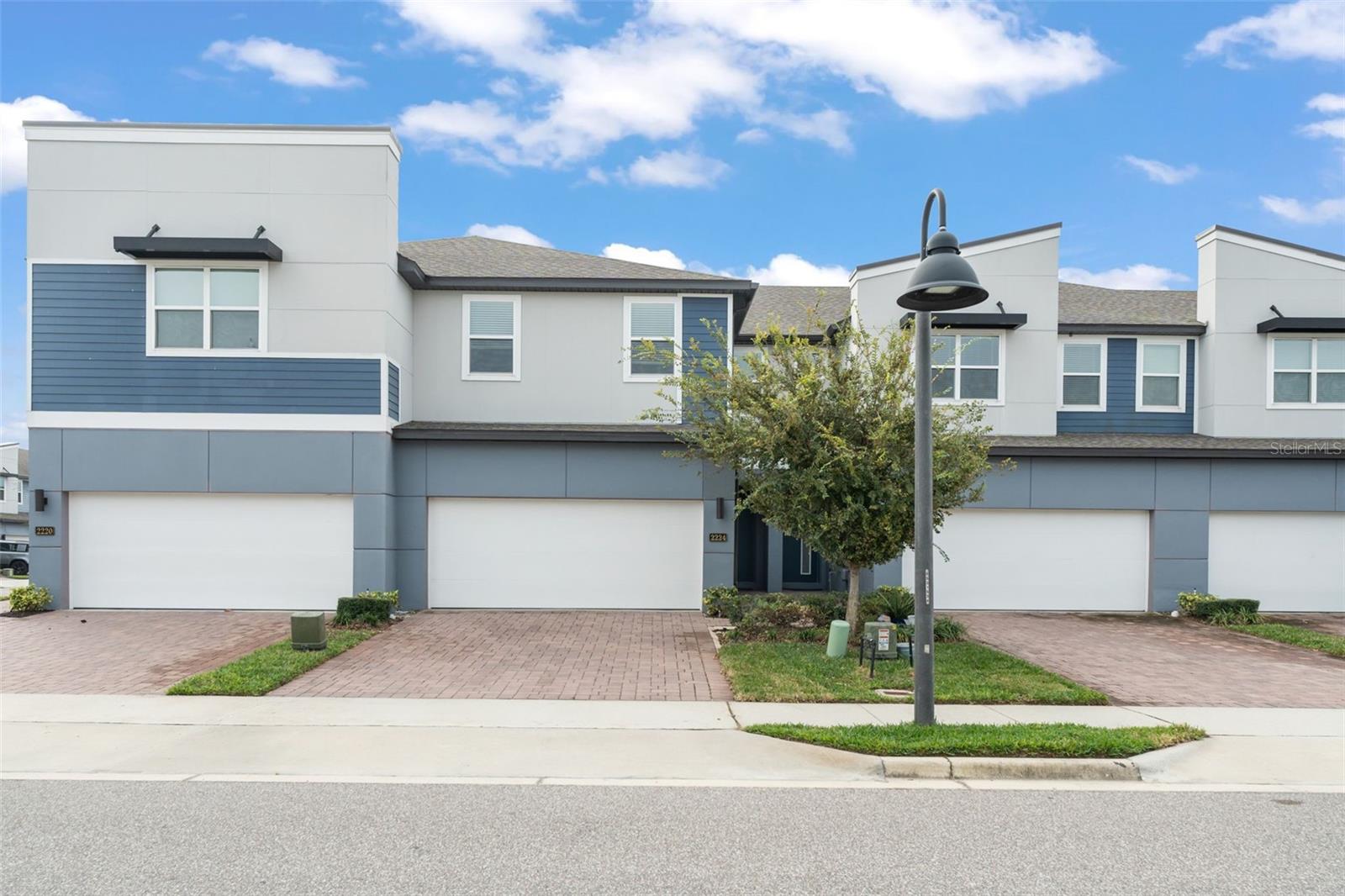 2224 SHADOWLAND LOOP