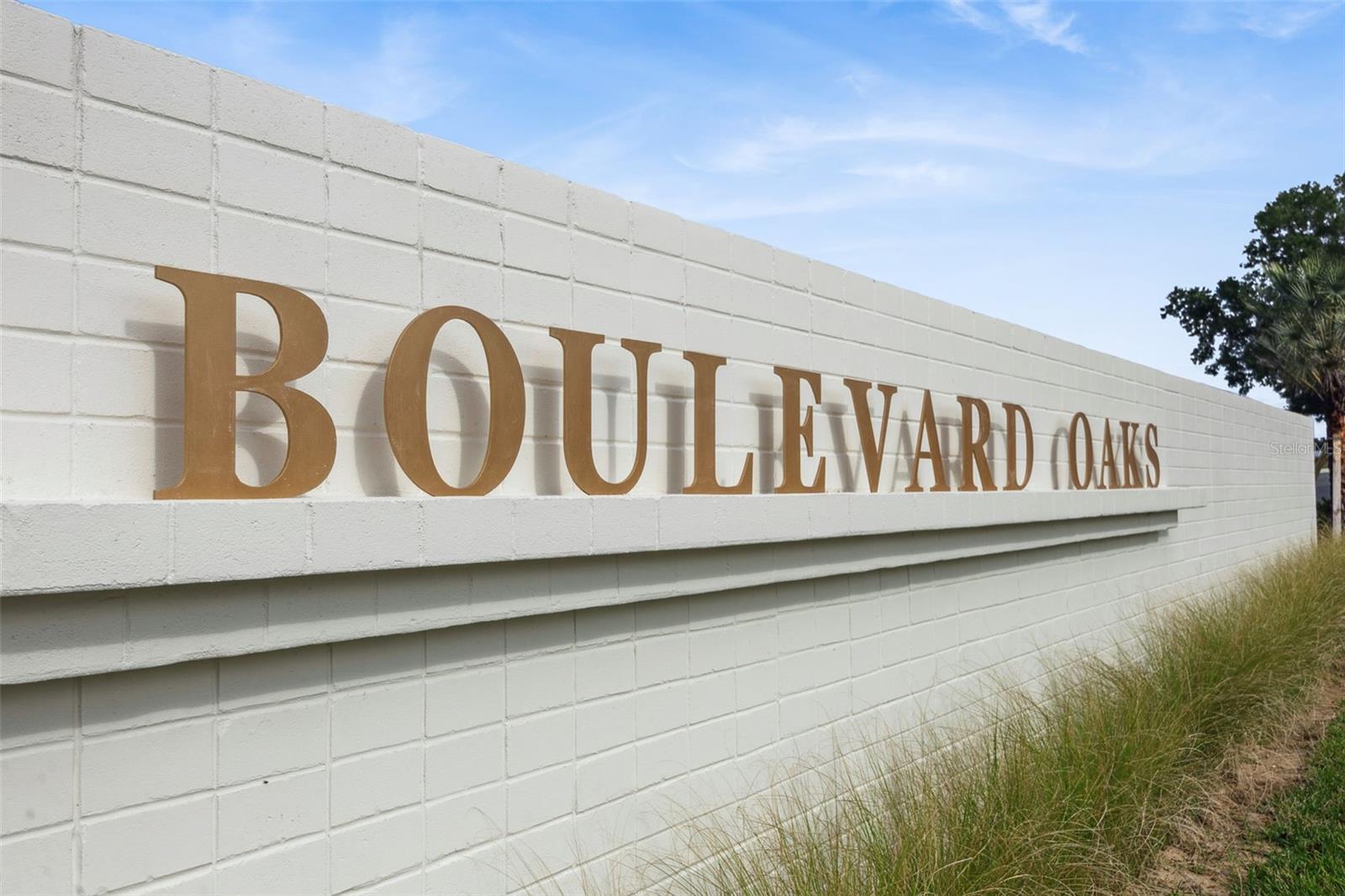 Listing photo 3 for 423 Skyfield Ct