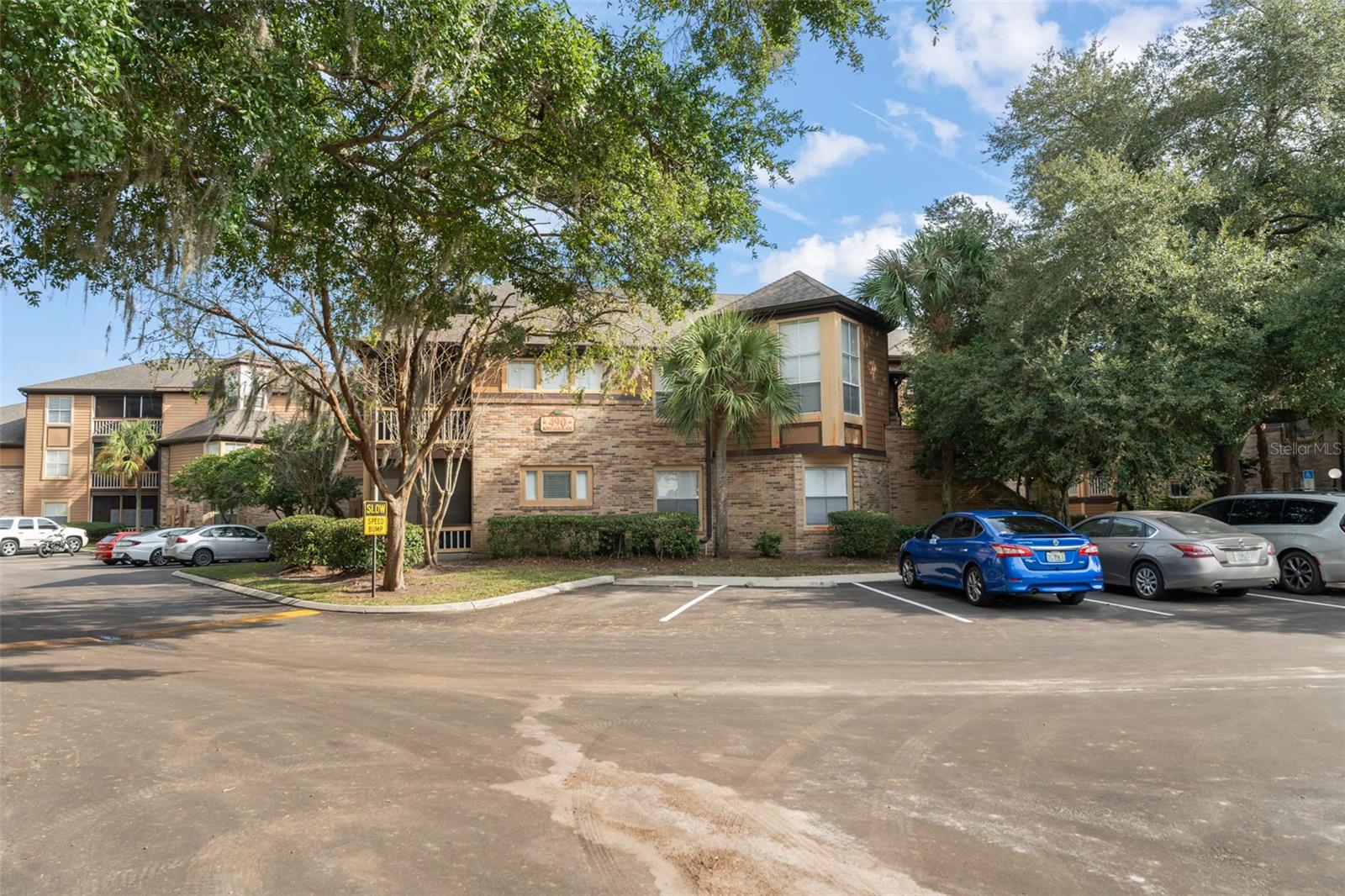 490 N PIN OAK PLACE Unit 216