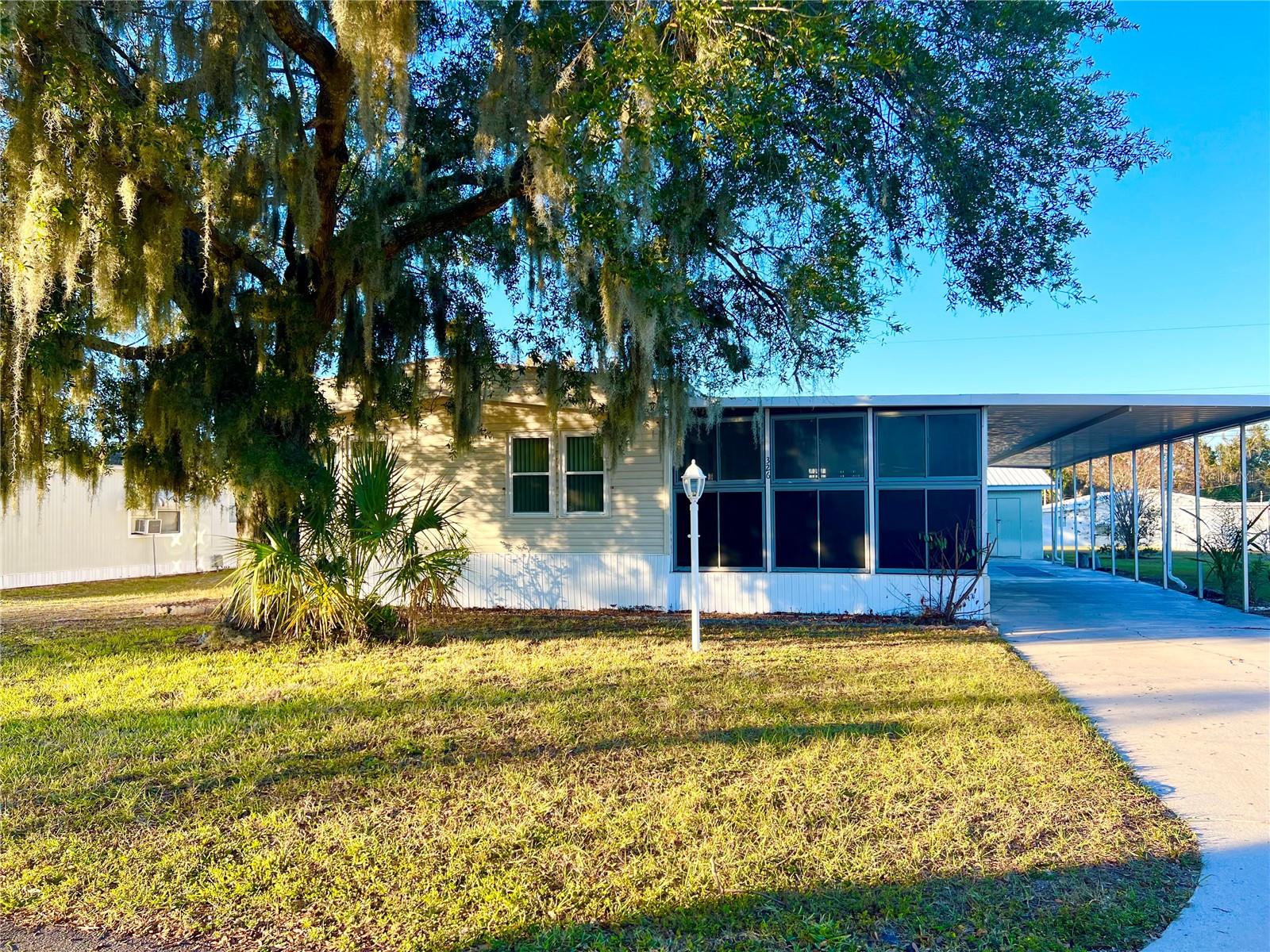 Listing photo 1 for 326 Martin Dr