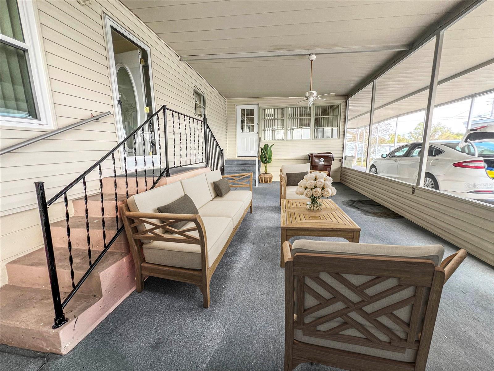 Listing photo 2 for 326 Martin Dr