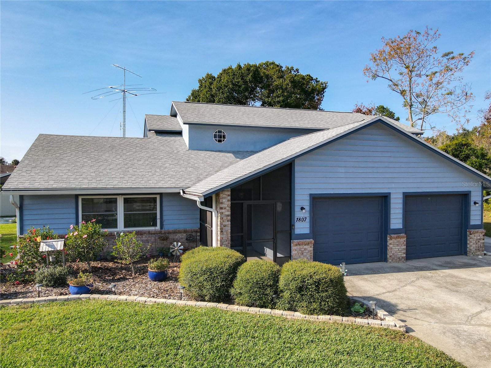 Listing photo 1 for 1807 Virginia Ct