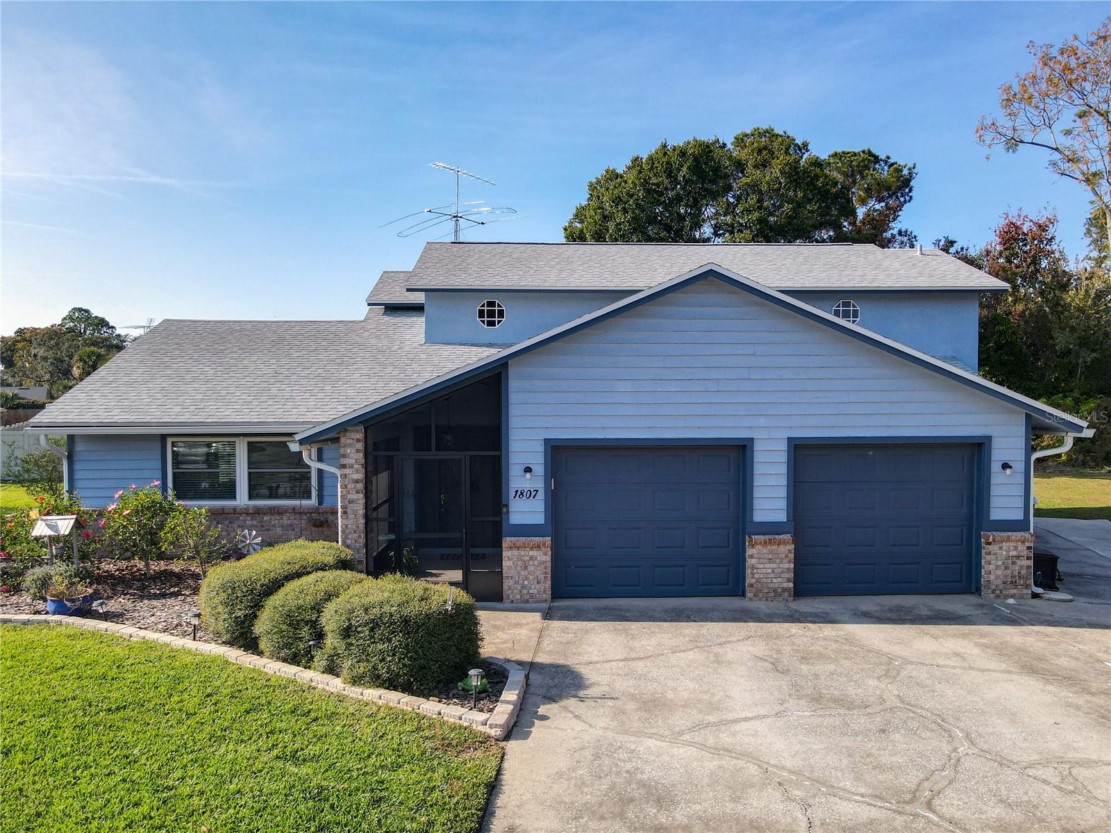 Listing photo 2 for 1807 Virginia Ct