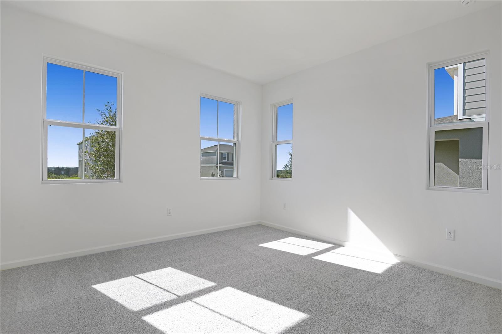 Listing photo 3 for 1257 Daisy Hill Ave