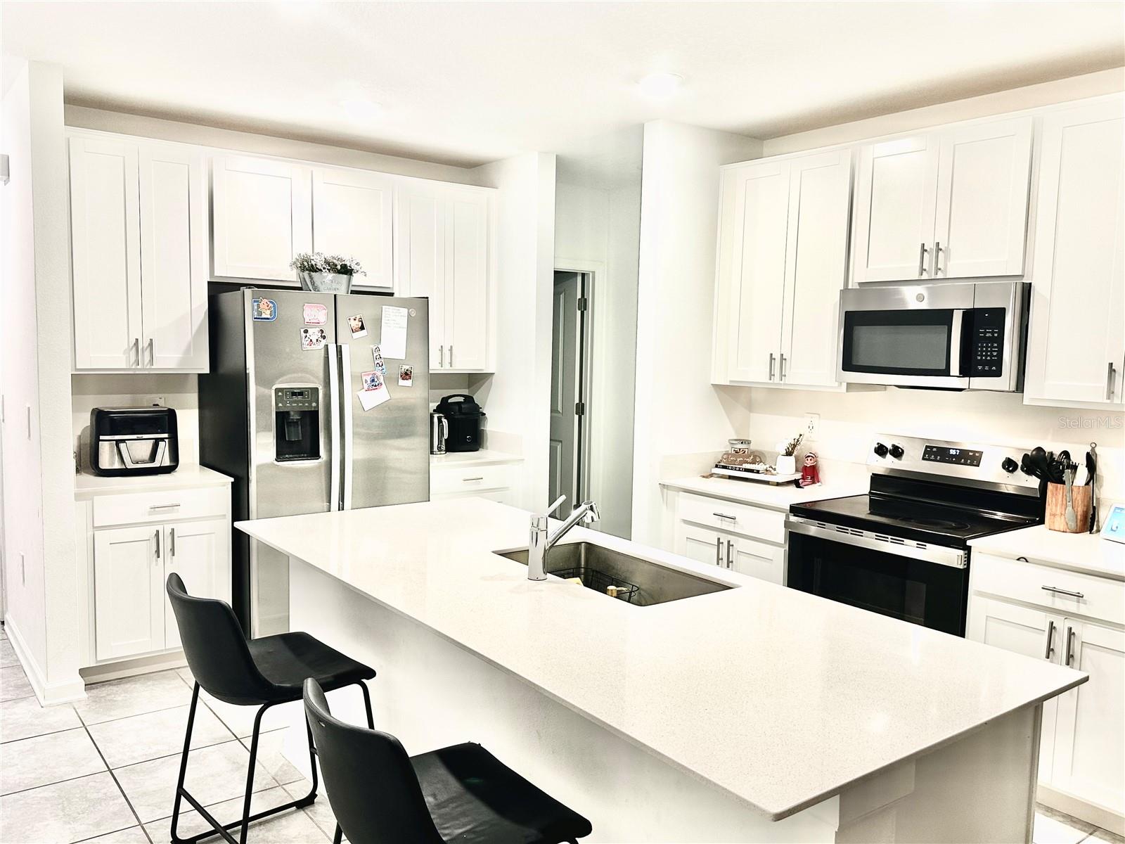 Listing photo 3 for 1835 Weir Blvd
