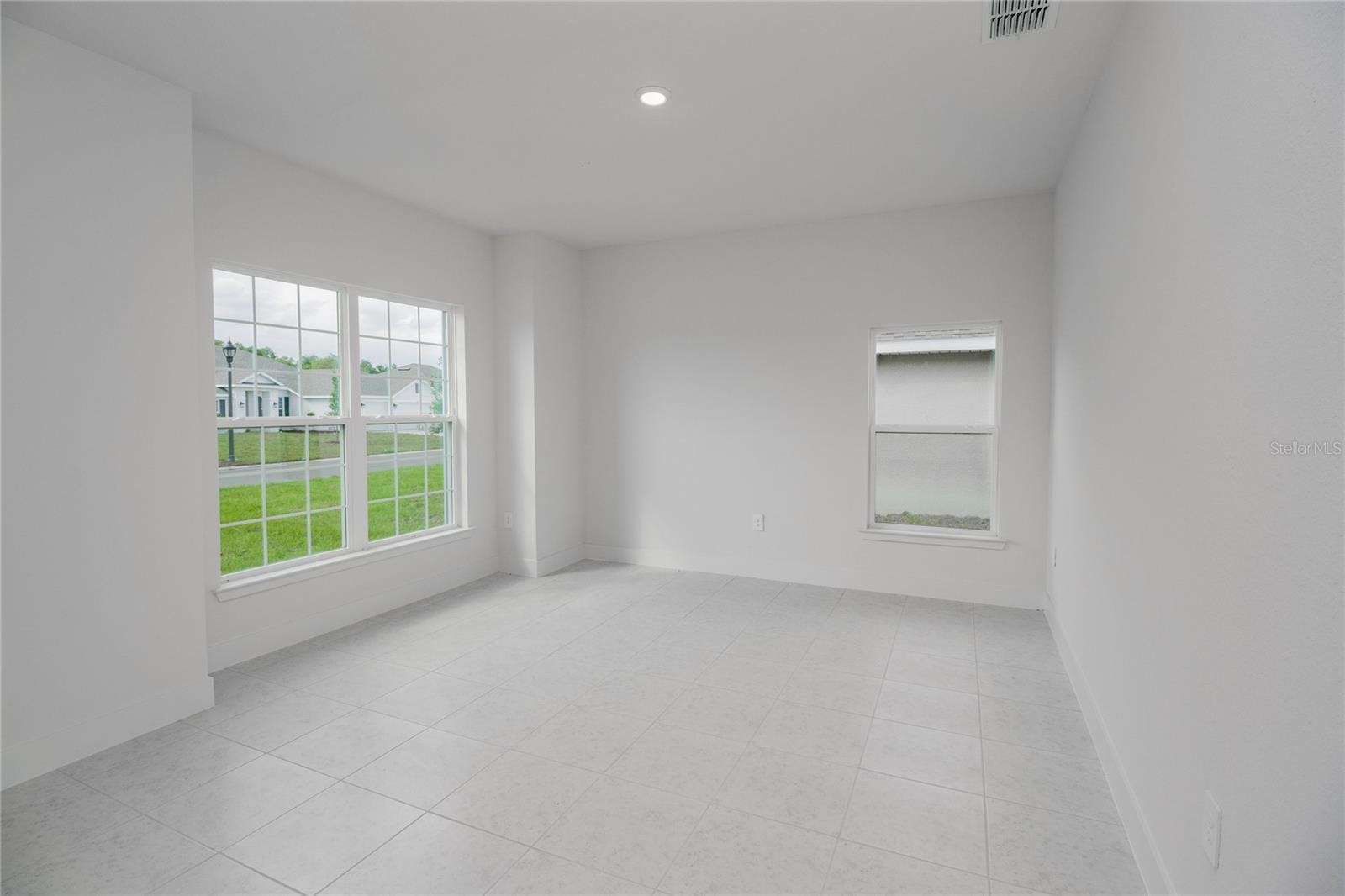 Listing photo 2 for 1222 Hickory Nut Dr