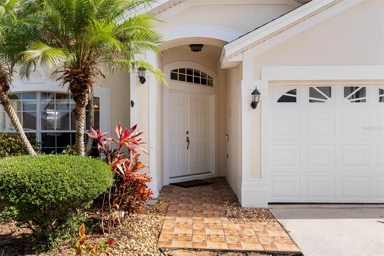 Listing photo 3 for 226 Jessamine Dr