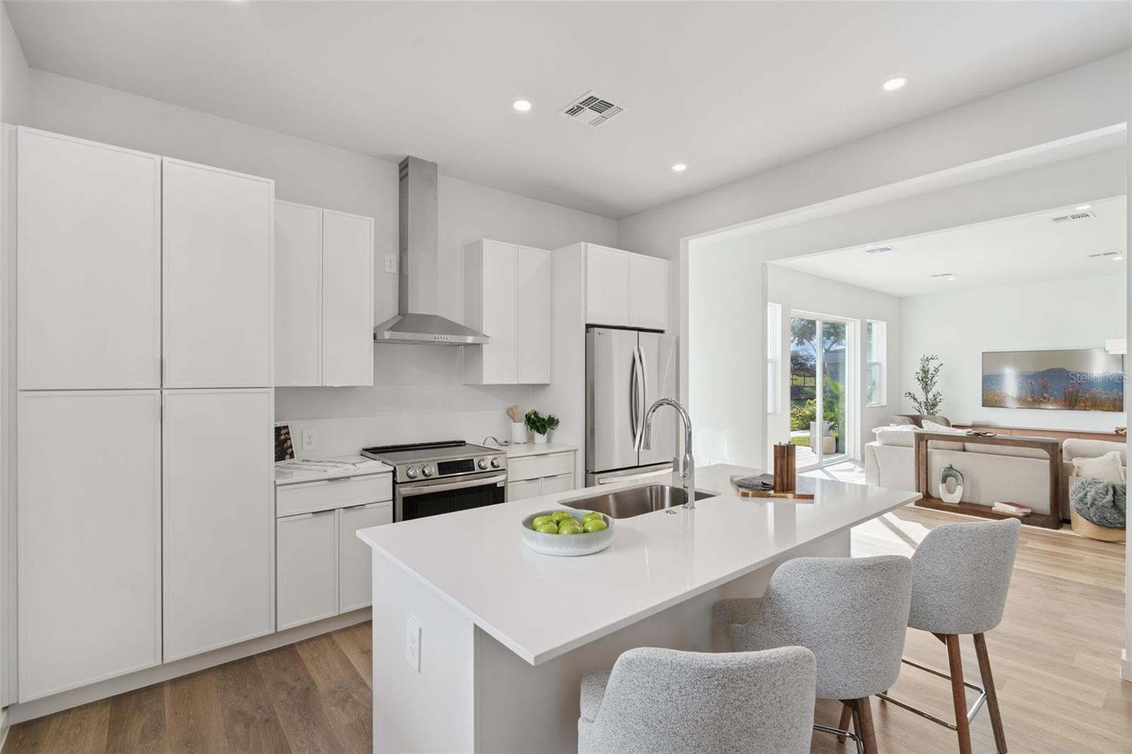 Listing photo 3 for 447 Skyfield Ct