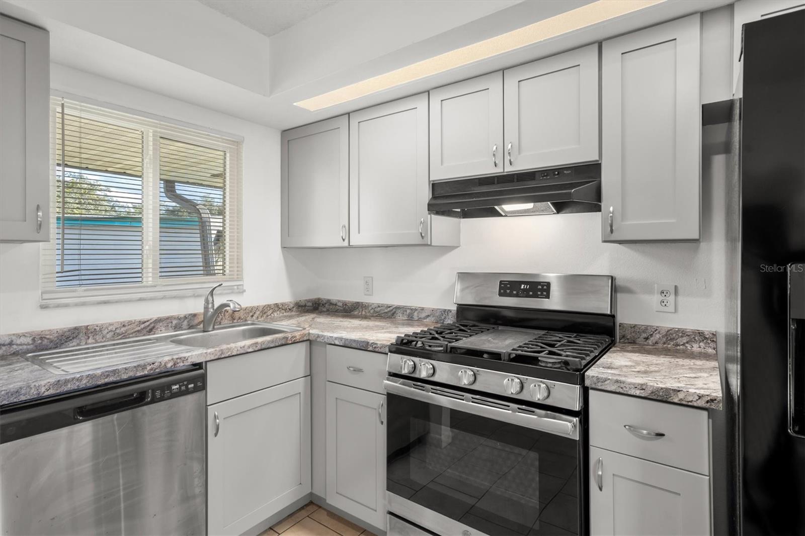 Listing photo 2 for 831 Orchid Springs Dr ##831