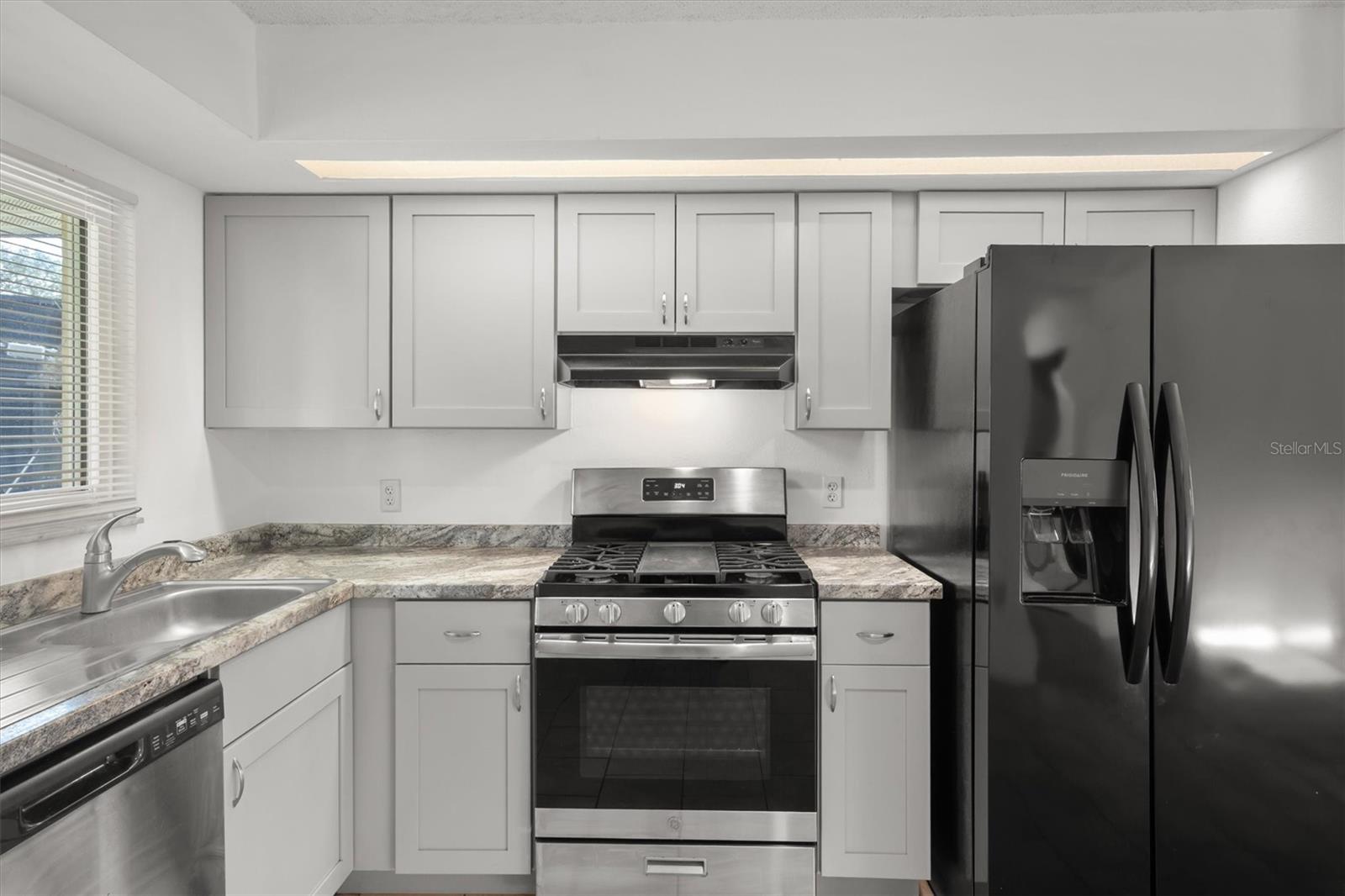 Listing photo 3 for 831 Orchid Springs Dr ##831