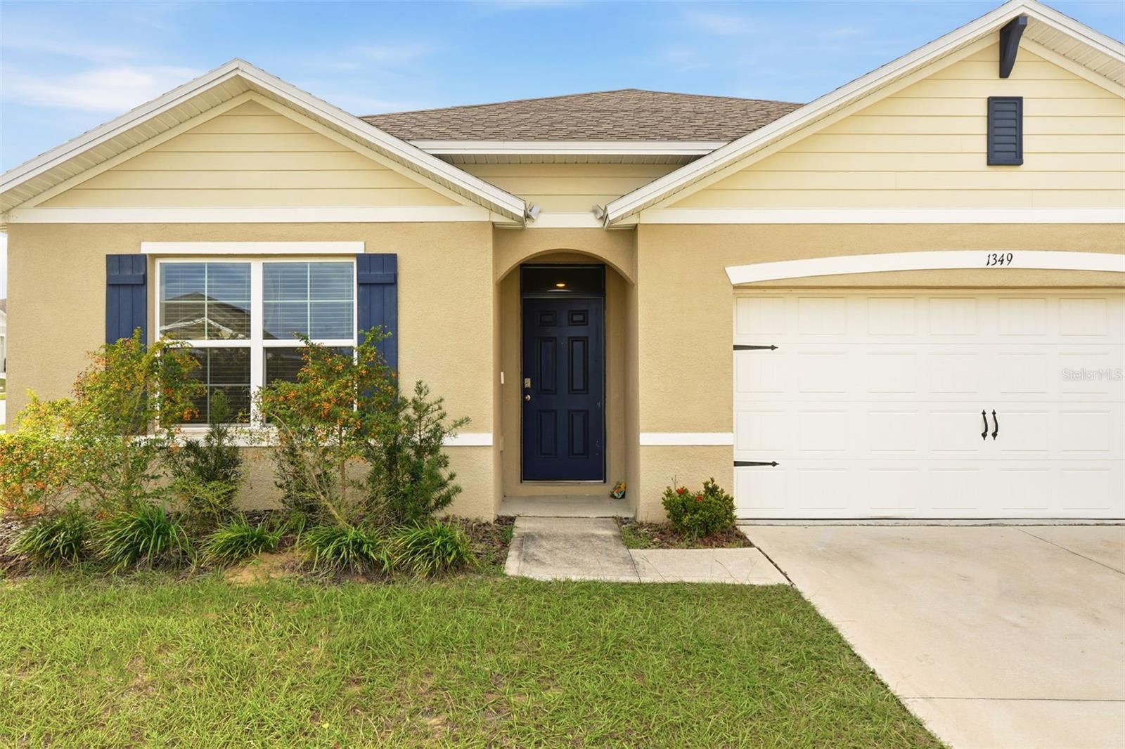 Listing photo 3 for 1349 Sugarwood St