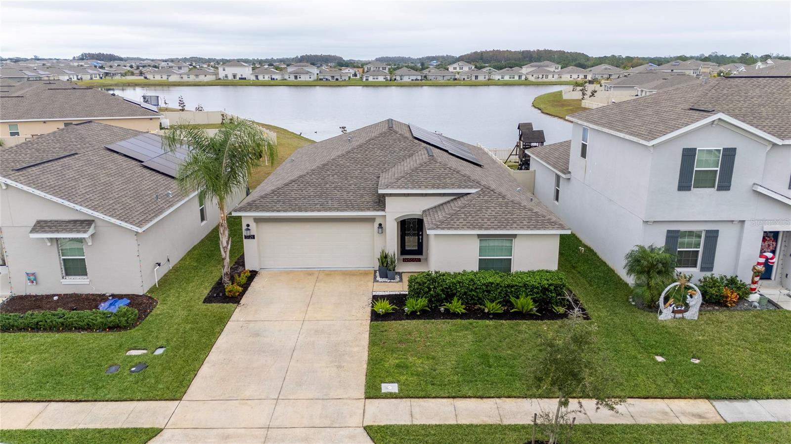 5121 FOUR STRAND COURT