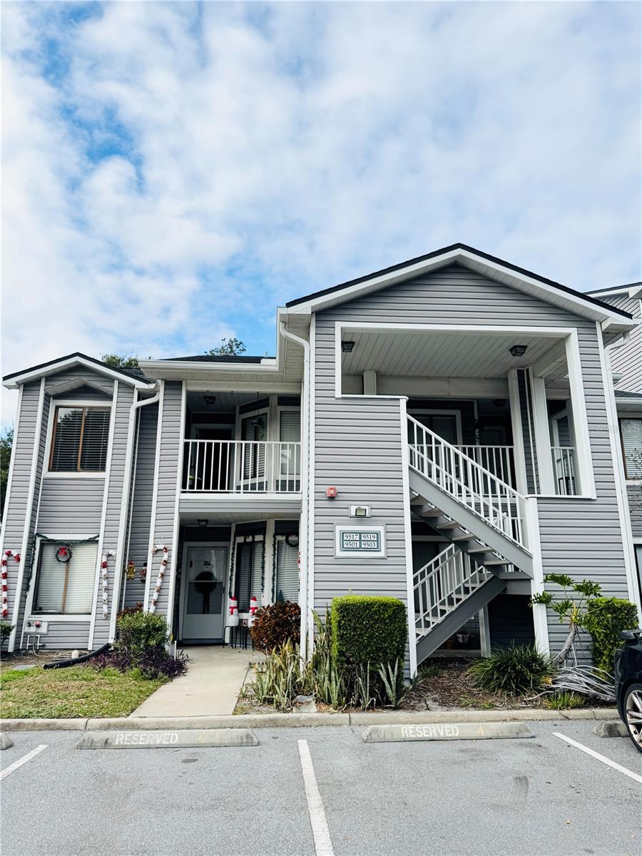 9517 DARIEN AVENUE Unit 9517