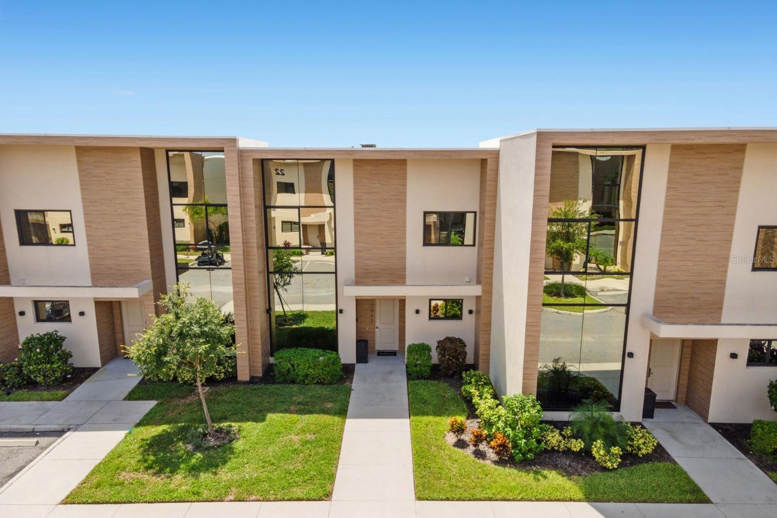 3092 ROCKEFELLER WAY