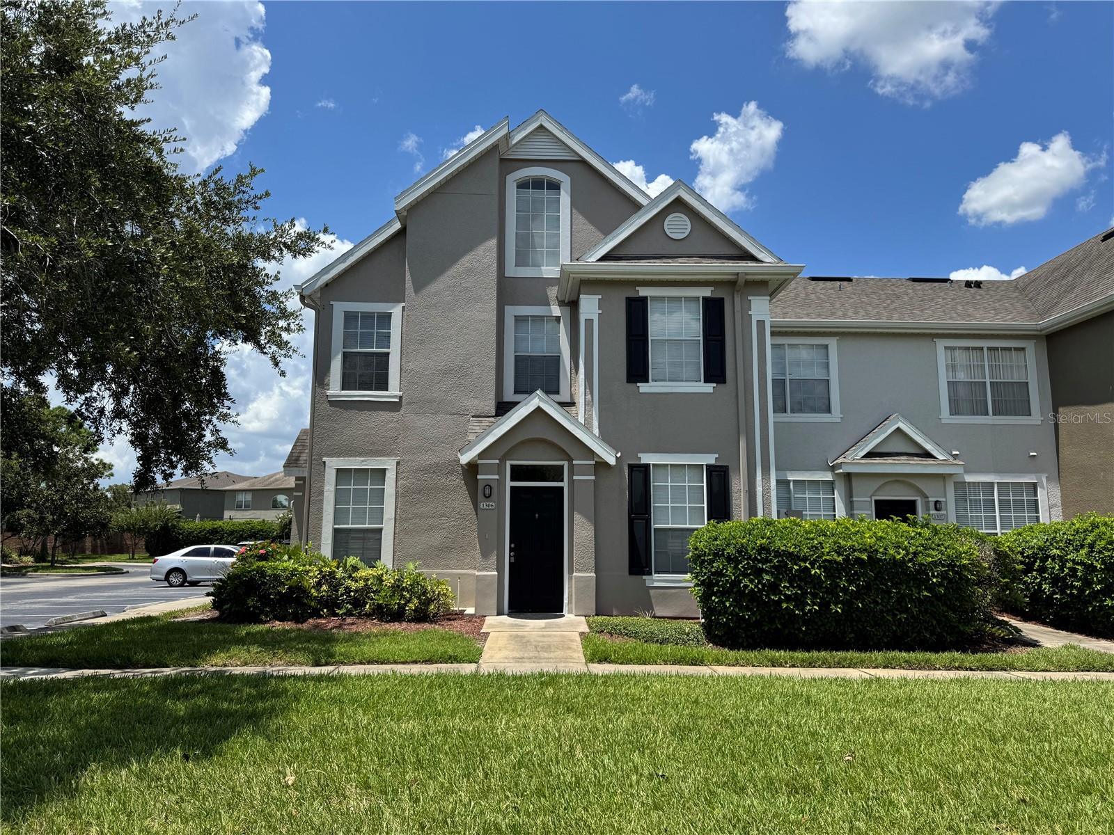 9061 LEE VISTA BOULEVARD Unit 1306