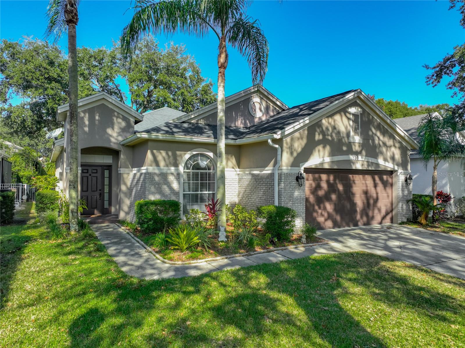 810 LAKEWORTH CIRCLE