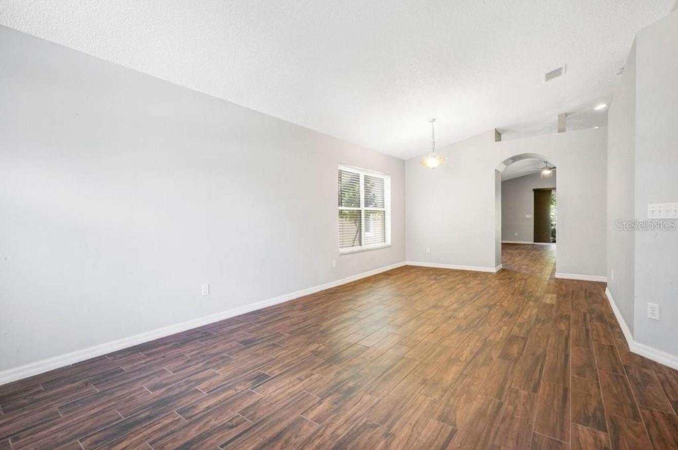 Listing photo 3 for 14795 Yorkshire Run Dr