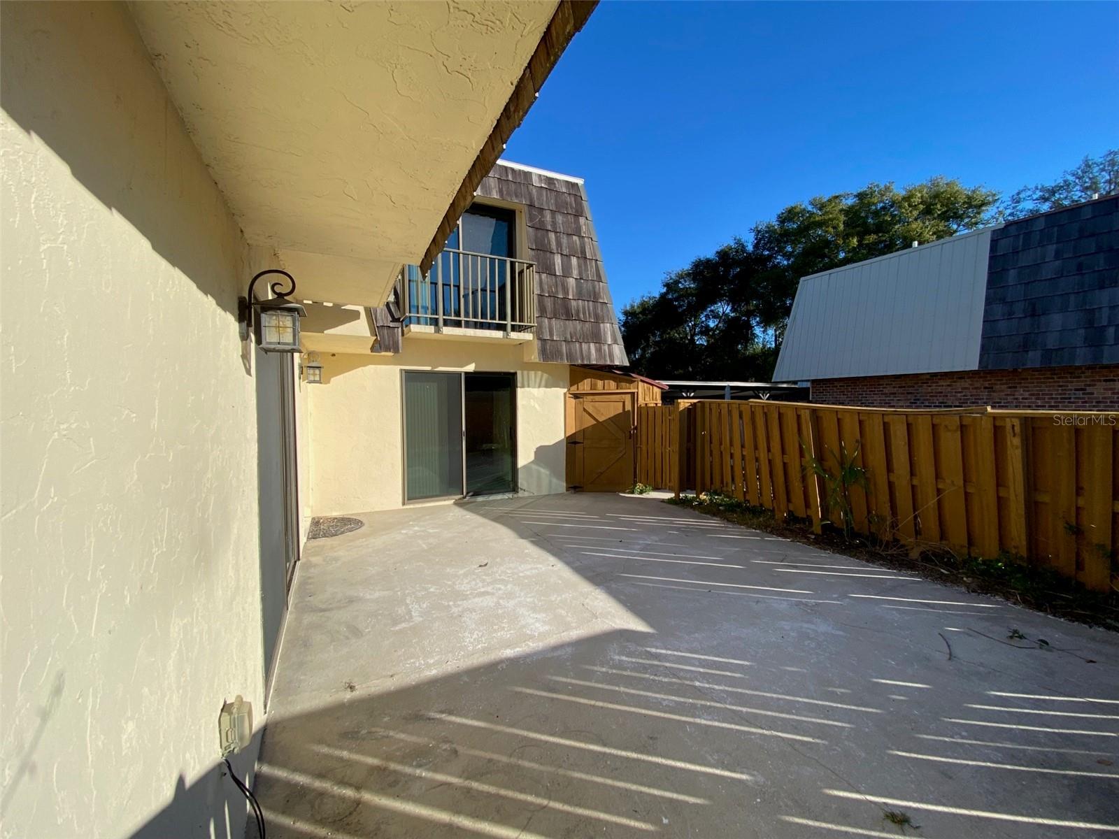 Listing photo 2 for 2911 Pecan Ave
