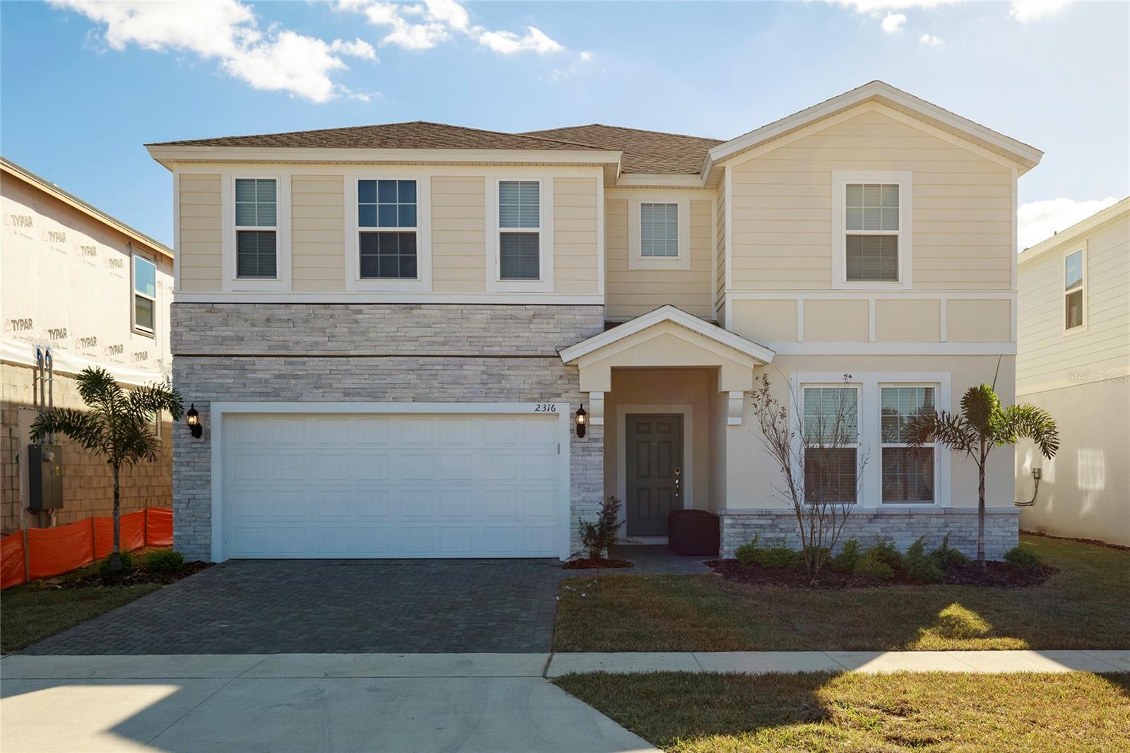 Listing photo 1 for 2316 Lelani Cir