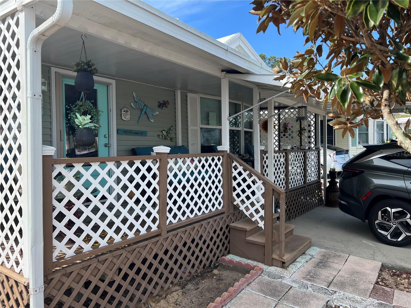 Listing photo 3 for 443 Pansy St