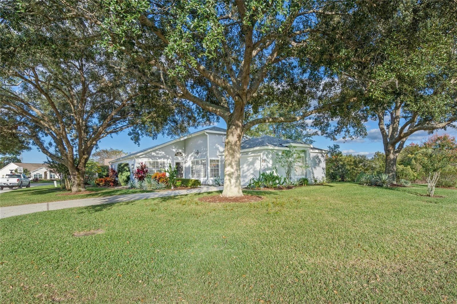Listing photo 1 for 25300 Hibiscus St