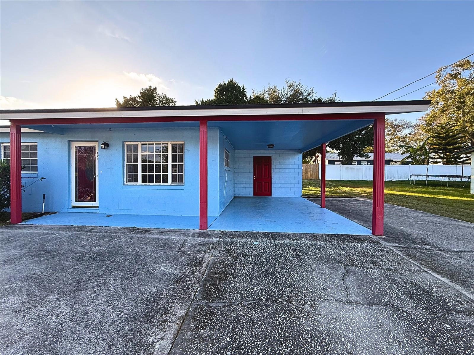 Listing photo 3 for 926 Everett St