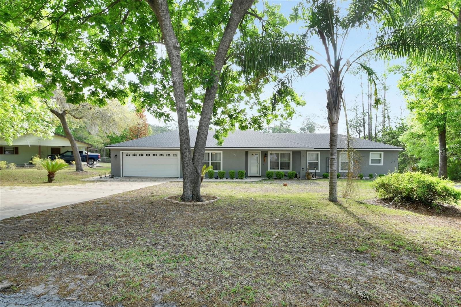 Listing photo 2 for 43746 Sunset Dr