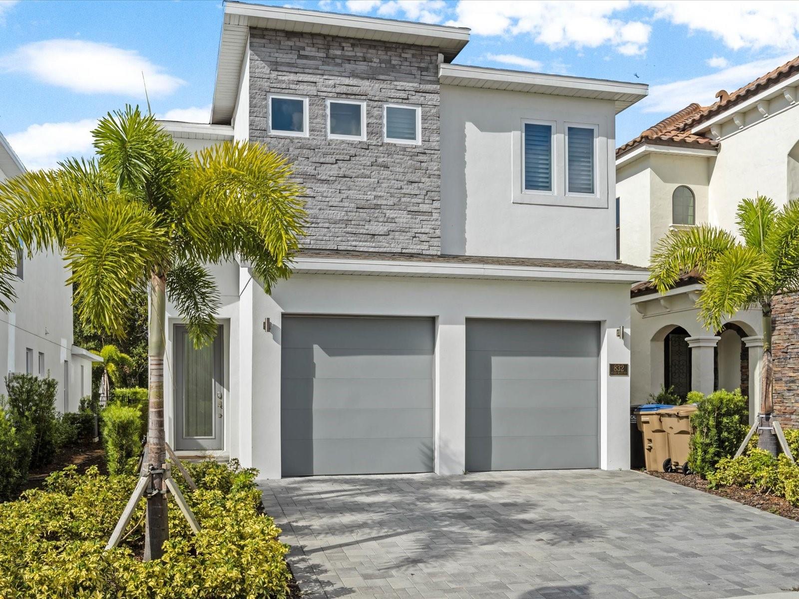 832 DESERT MOUNTAIN COURT