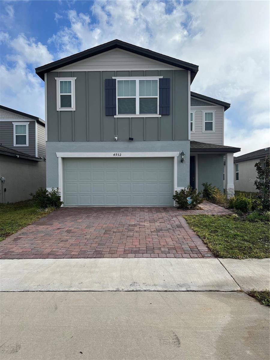 Listing photo 1 for 4932 Mainsail St
