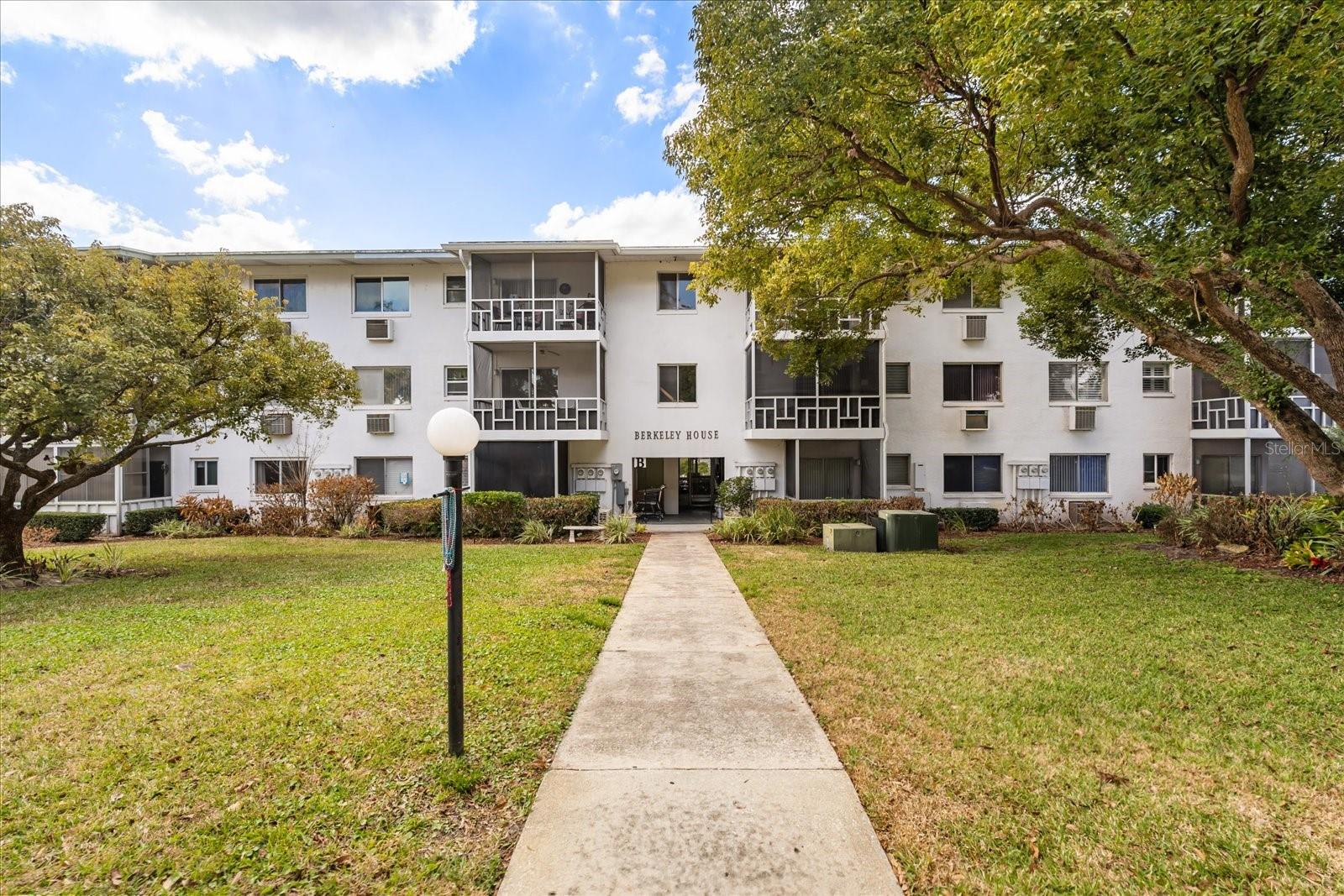 Listing photo 1 for 1700 6th St Nw #b24