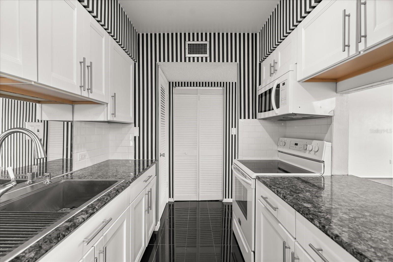 Listing photo 2 for 1700 6th St Nw #b24