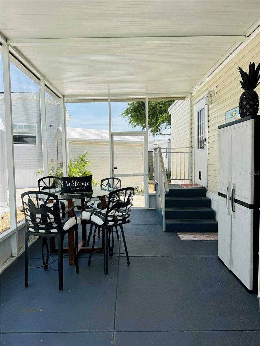 Listing photo 3 for 300 Royal Troon Loop