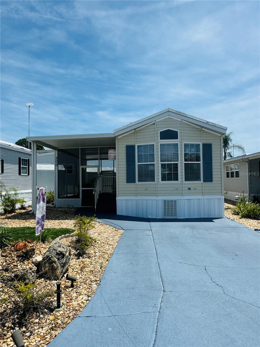 Listing photo 2 for 300 Royal Troon Loop