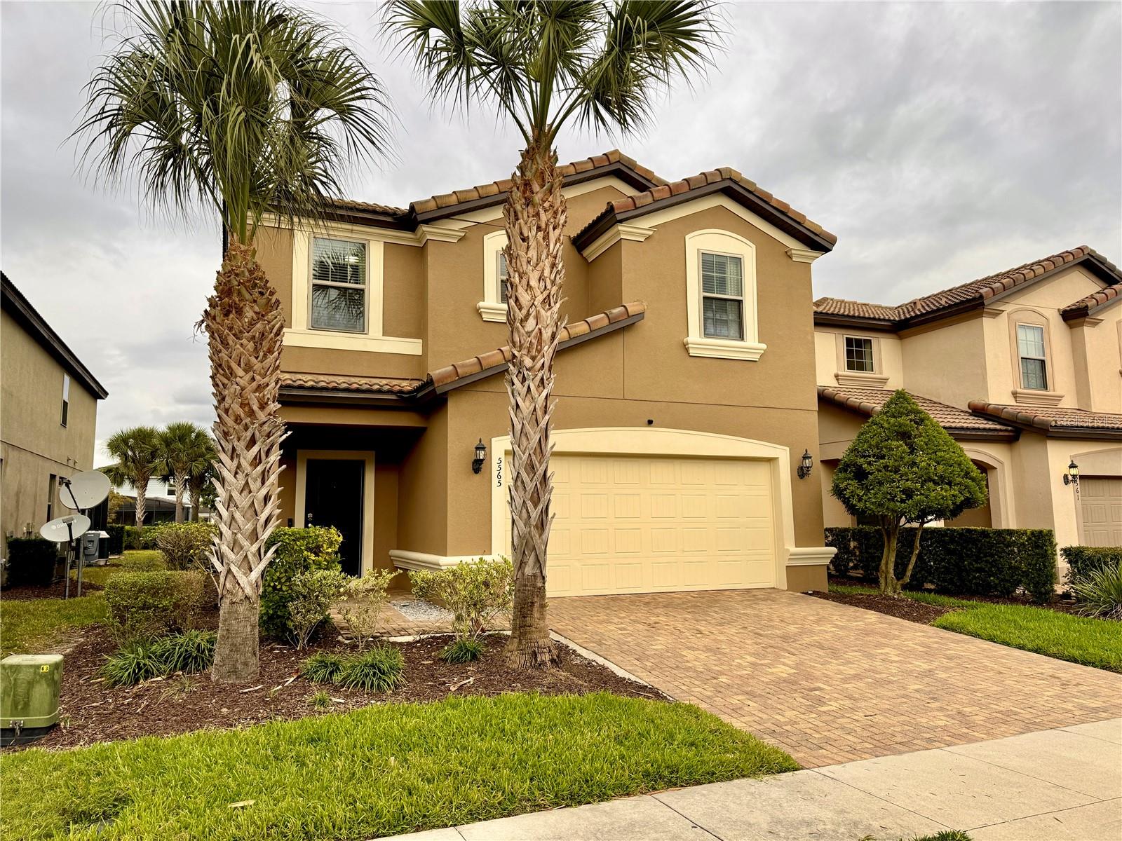 Listing photo 3 for 5565 Misty Oak Cir
