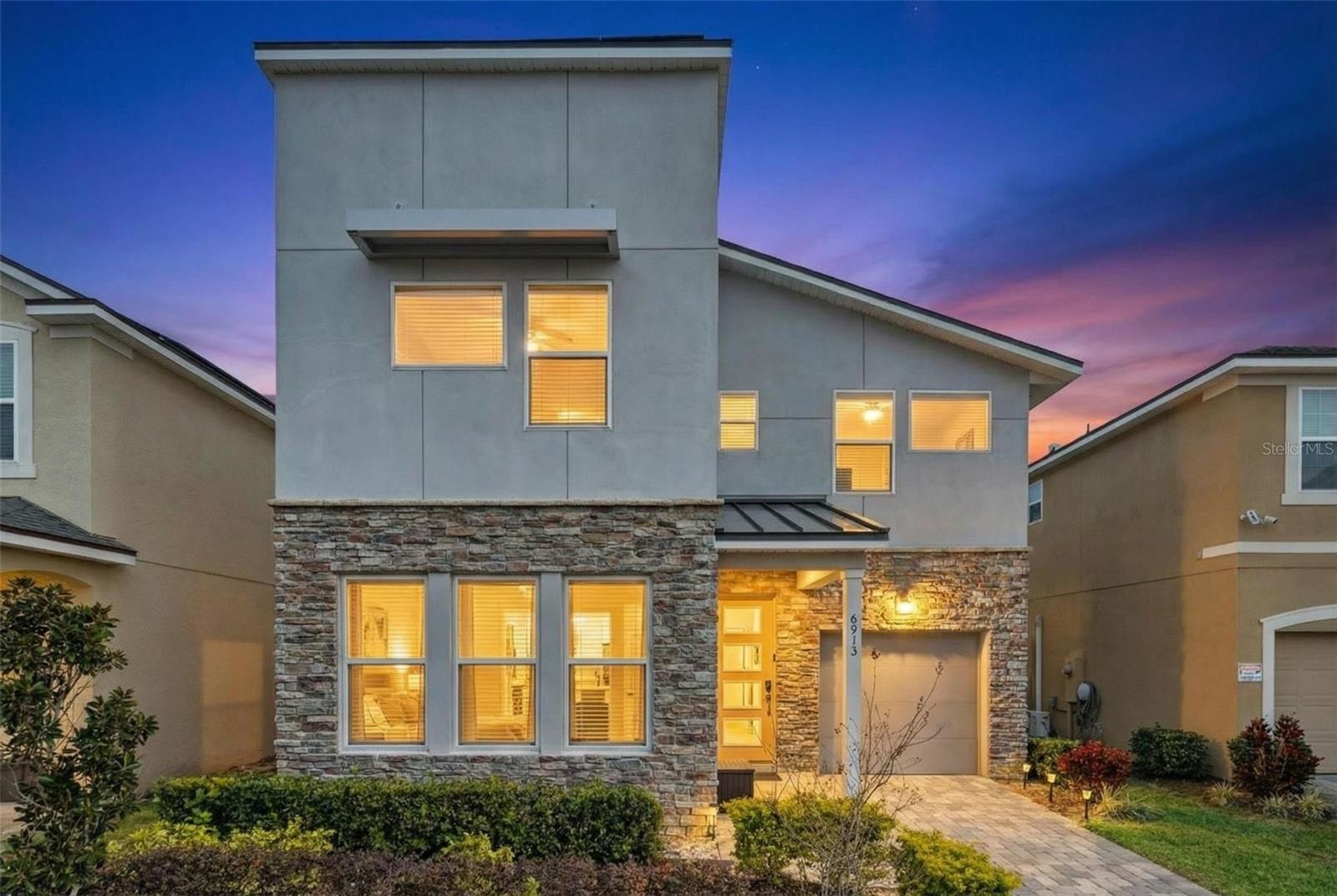 8913 COCONUT BREEZE DRIVE