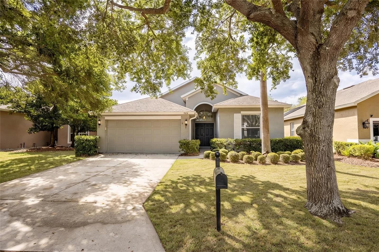 985 RIDGEMOUNT PLACE