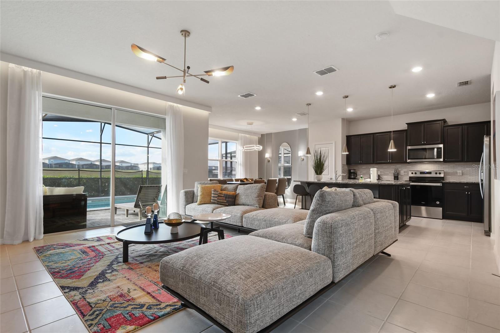 Listing photo 3 for 1180 Aloha Blvd