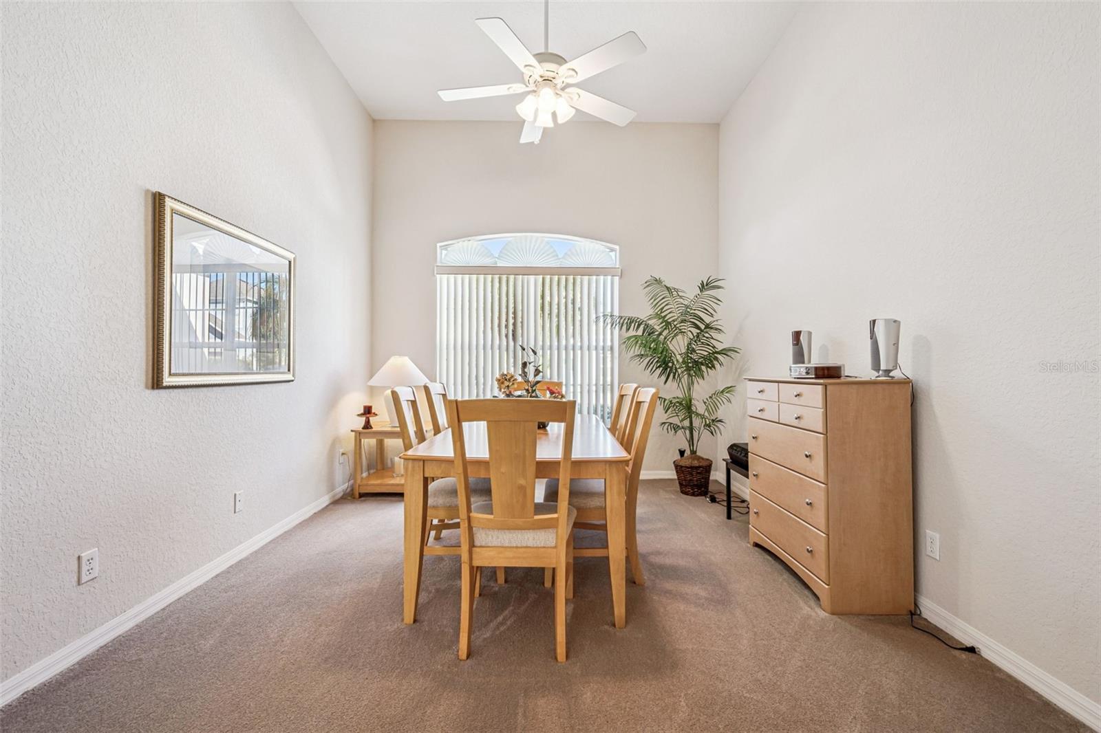 Listing photo 3 for 718 Corvina Dr