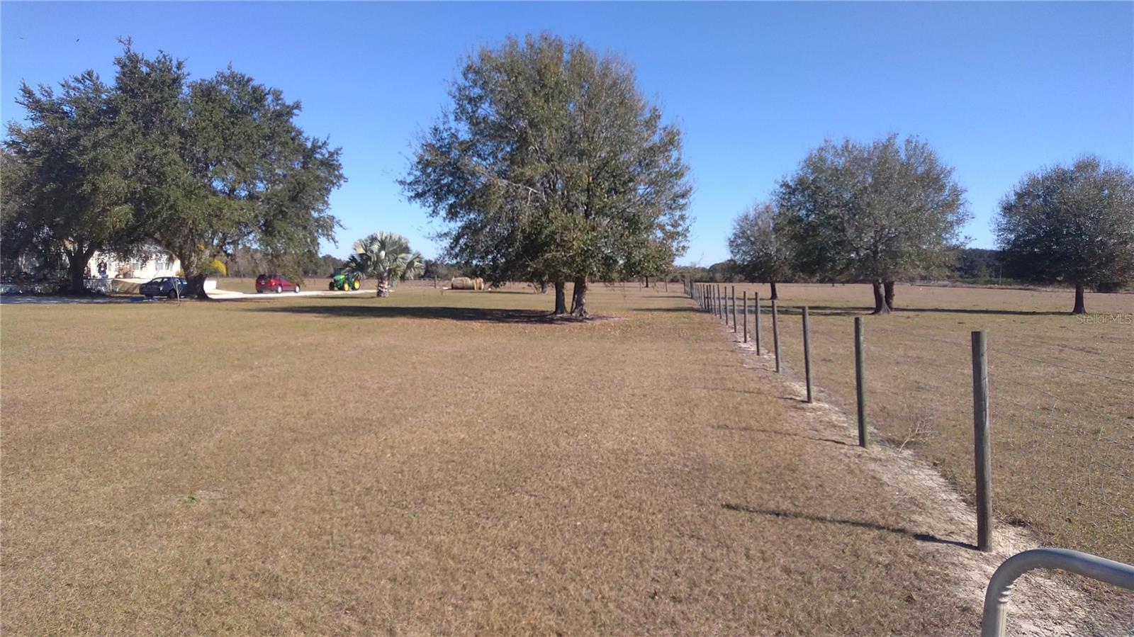 Listing photo 3 for 12051 Avon Park Cut Off Rd