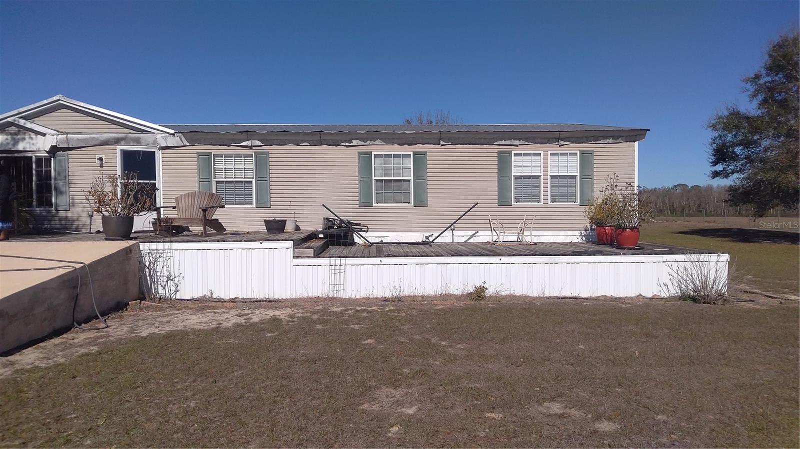 Listing photo 1 for 12051 Avon Park Cut Off Rd