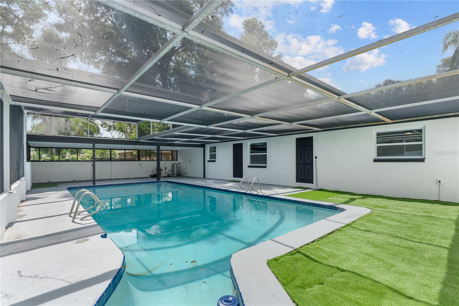 Photo 32