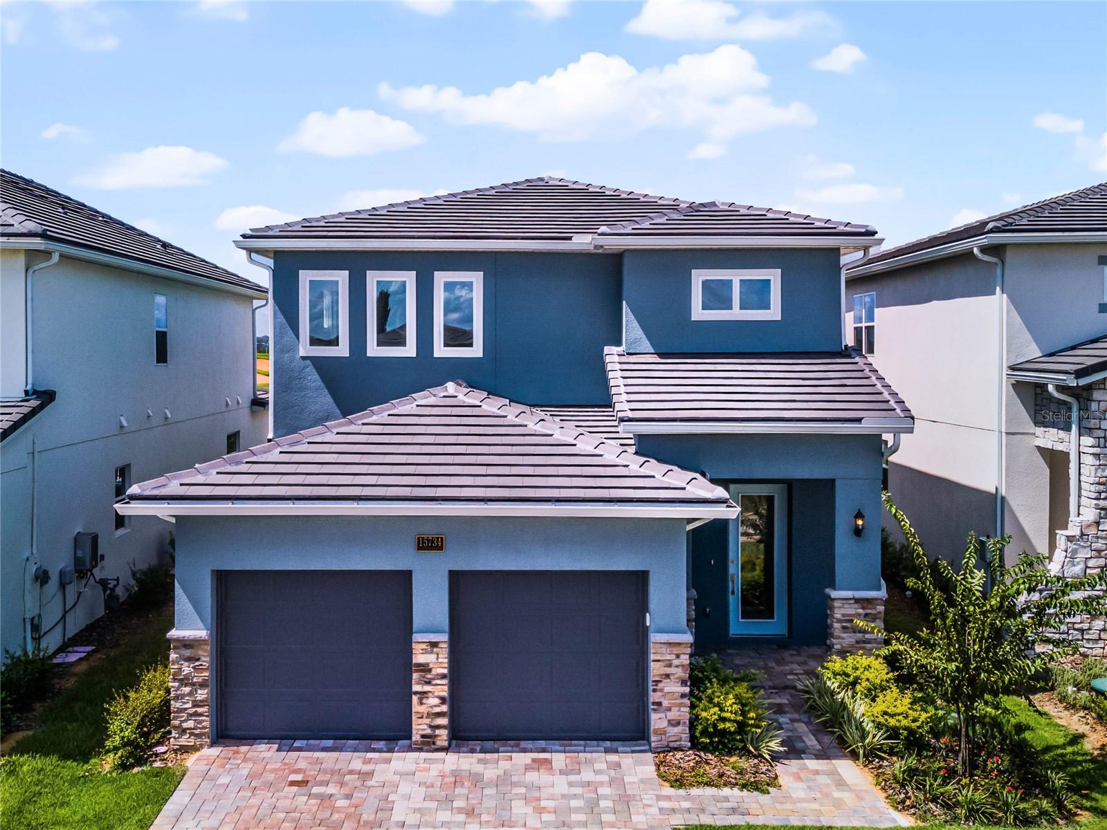 Listing photo 1 for 15734 Vetta Dr