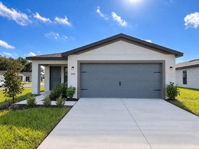 Listing photo 1 for 590 Blackthorn Dr