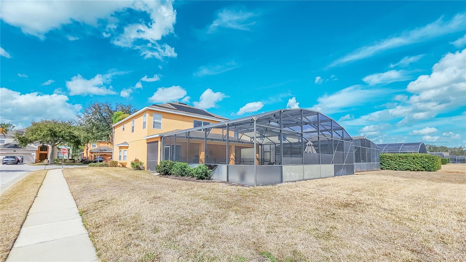 Listing photo 3 for 1009 Orange Cosmos Blvd