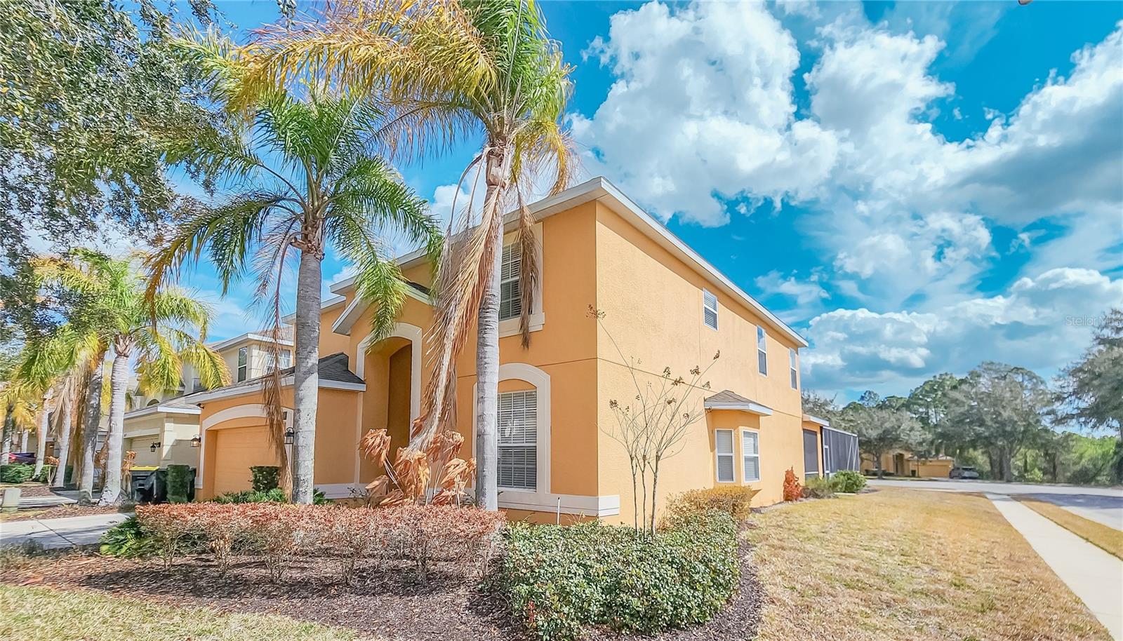 Listing photo 2 for 1009 Orange Cosmos Blvd