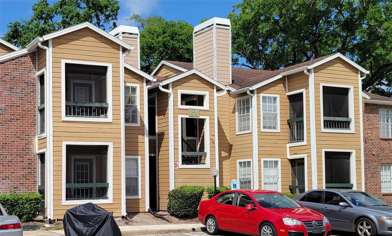 4400 THORNBRIAR LANE Unit 201