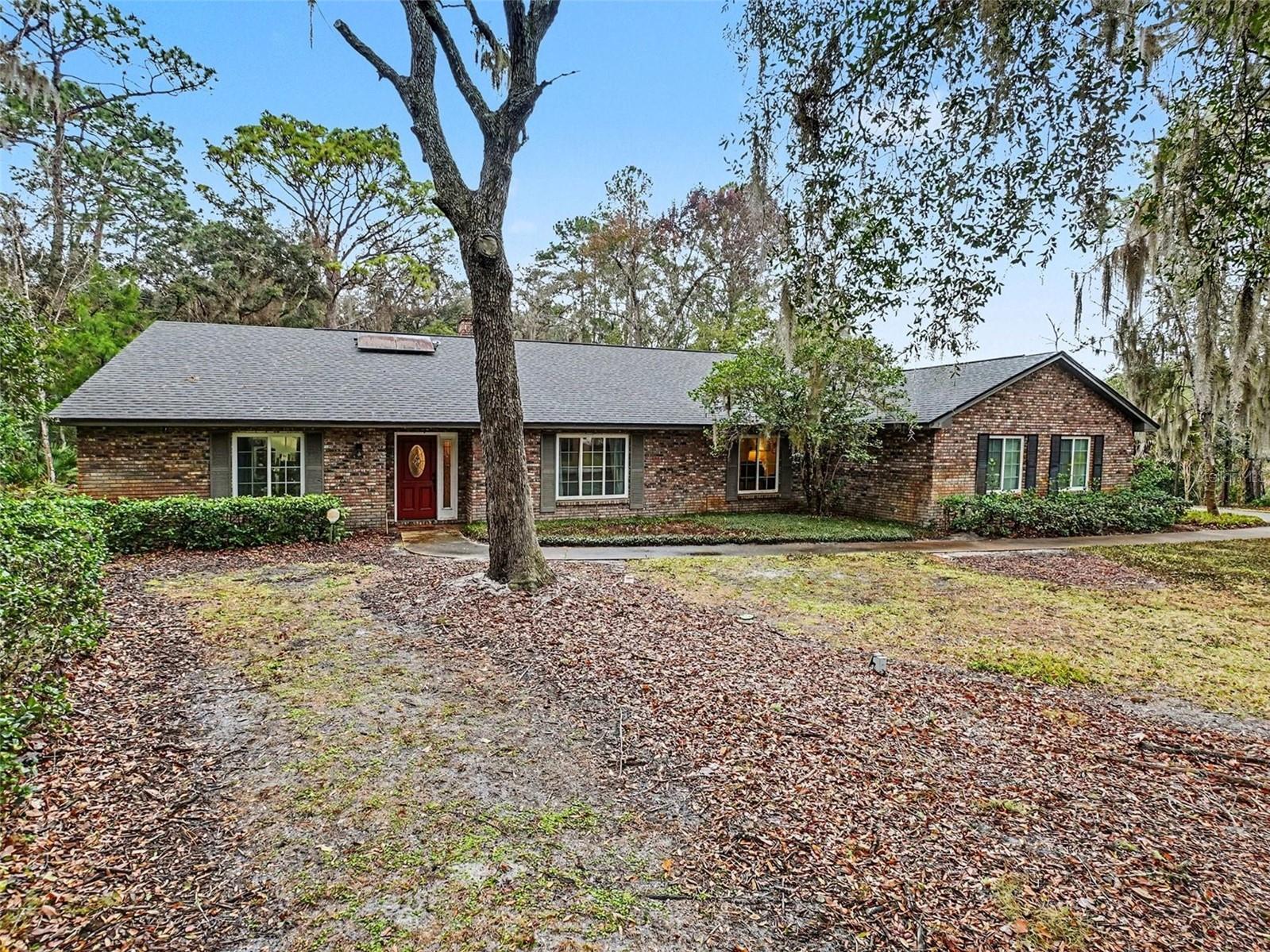 112 W GREENTREE LANE